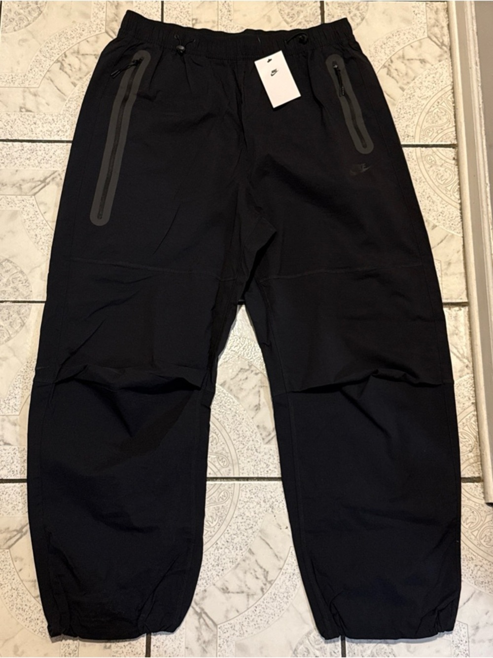 New Nike Tech Woven Oversized Pants Triple Black Men’s Size Large HM7158-010